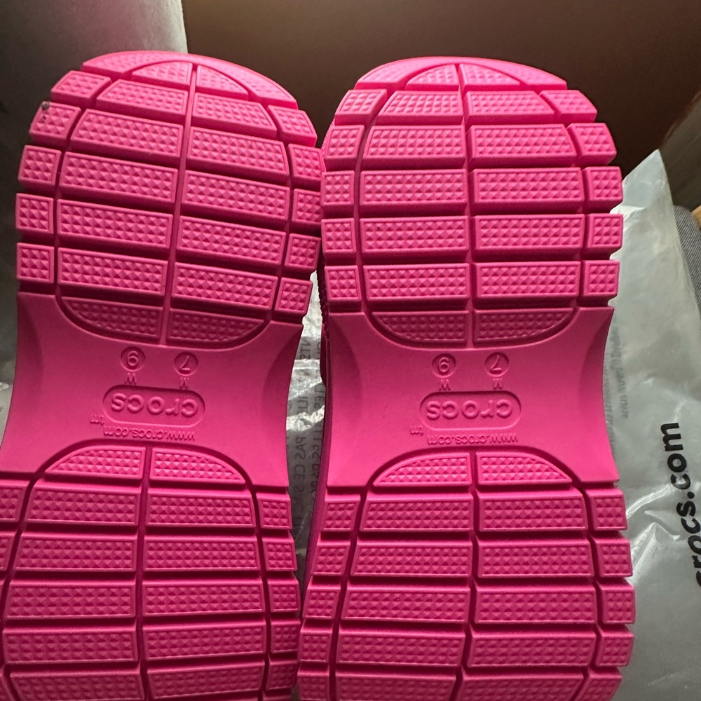 CROCS Barbie The Movie Mega Crush Pink Adult Clogs - BRAND NEW UNWORN - Picture 9 of 9